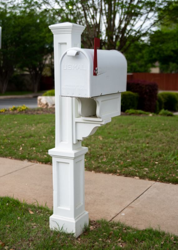 Local Mailbox Post Replacement pros at work